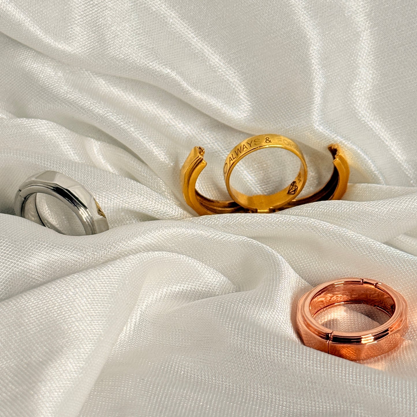 Hidden message ring